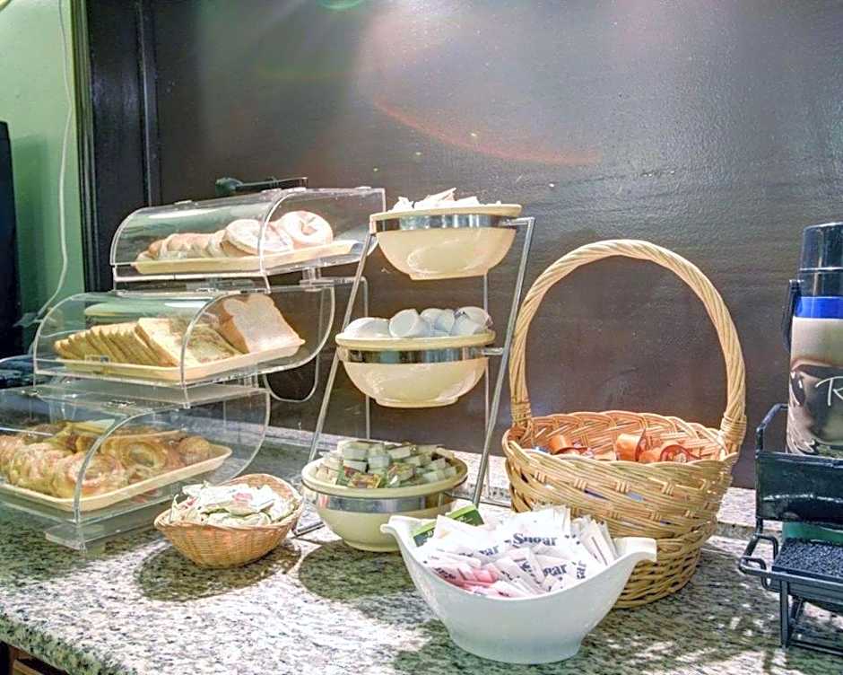 Quality Inn & Suites Airport