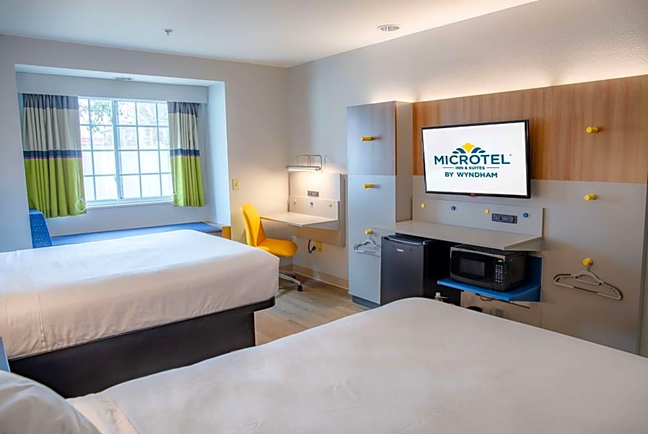 Microtel Inn & Suites by Wyndham Kingsland Naval Base I-95