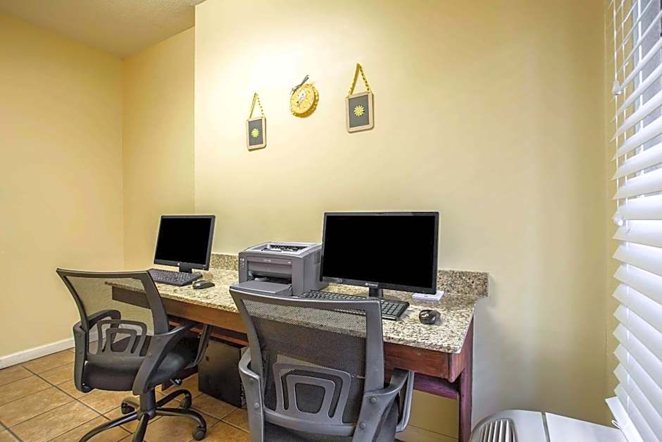 Clarion Inn & Suites Aiken South