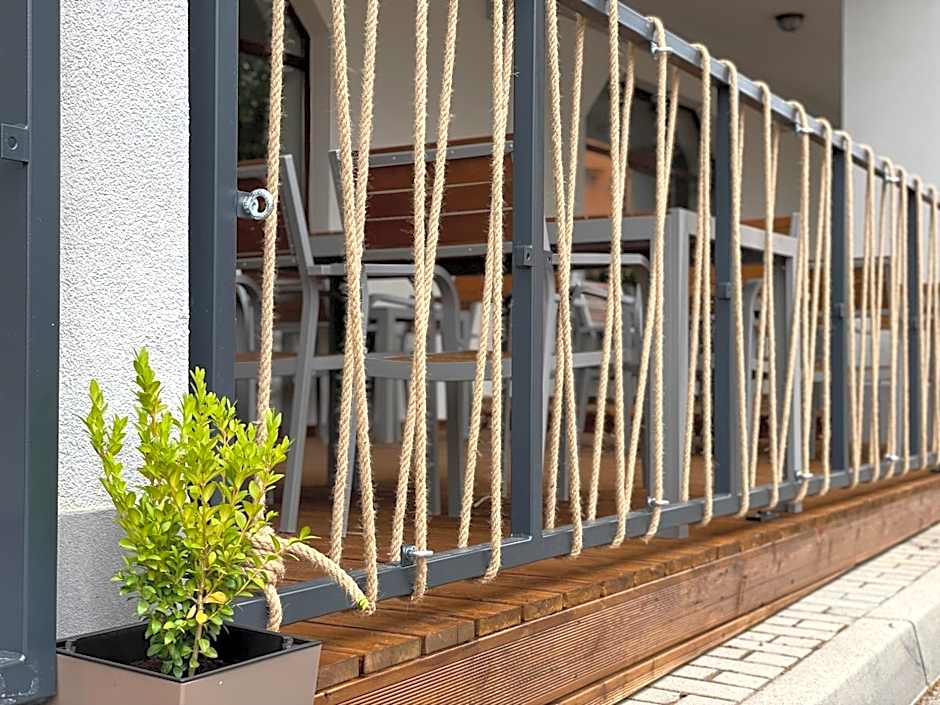 Hotel Laguna & restaurant