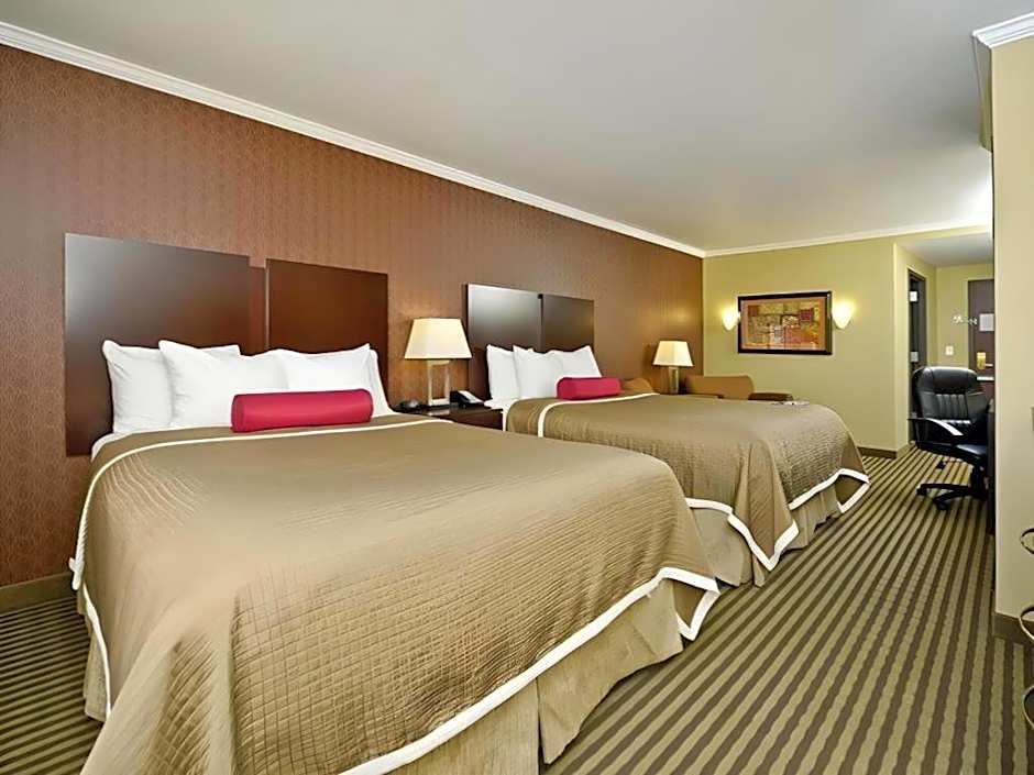 Best Western Plus Olathe Hotel & Suites