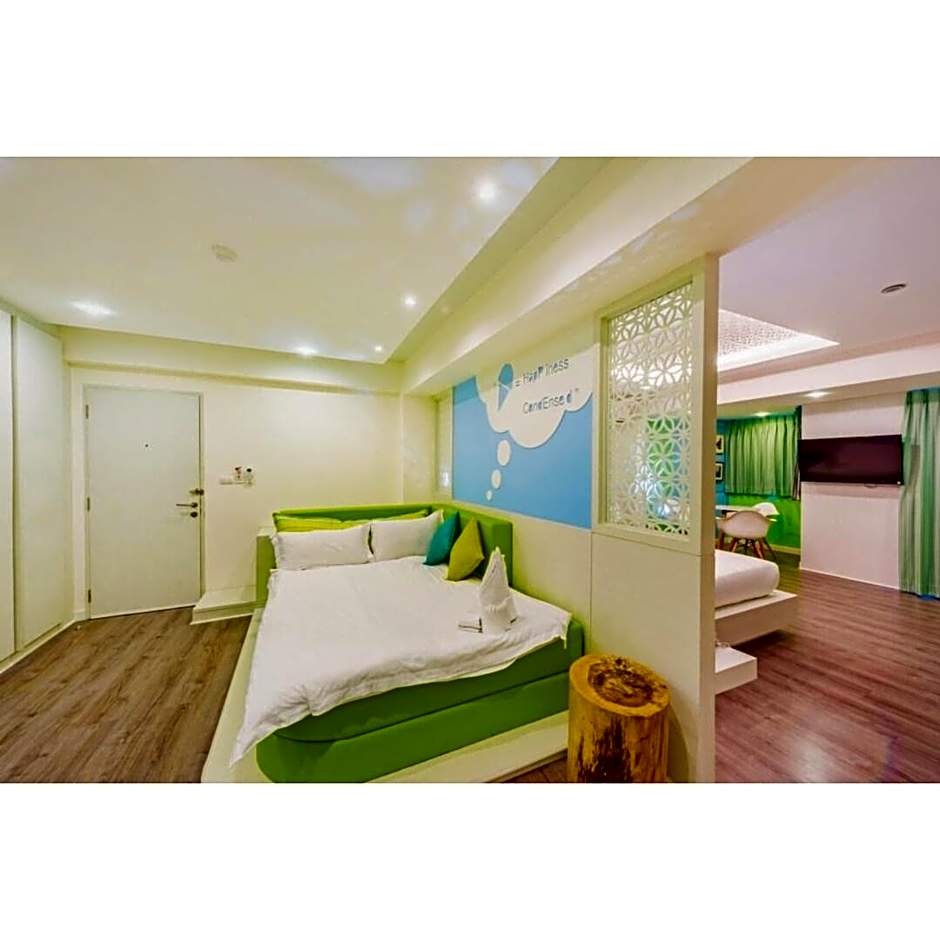 The Tint at Phuket Town Hotel