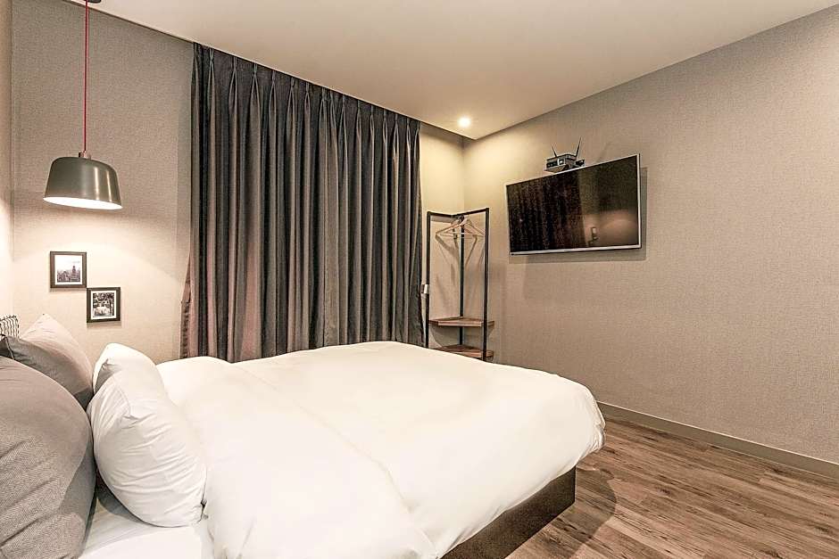 Hotel Gray