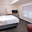 Holiday Inn & Suites Farmington Hills - Detroit NW, an IHG Hotel By IHG