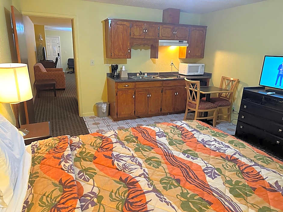 Royal Inn - Anniston