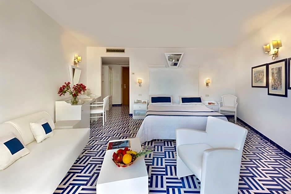 Hotel Bristol