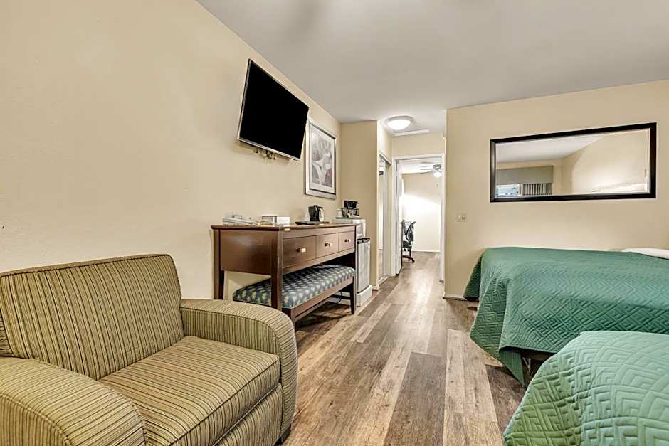 Scottish Fairway Inn