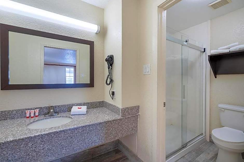 OYO Hotel Tulsa N Sheridan Rd & Airport