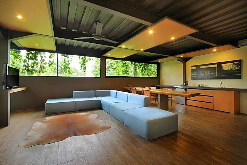 Clio Apartment