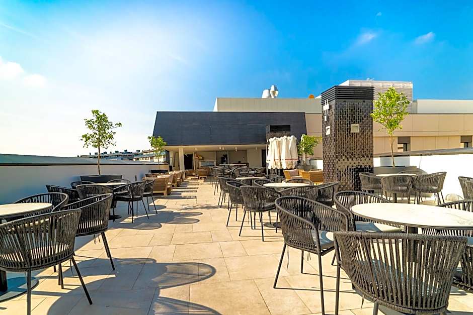 Hotel Giralda Center