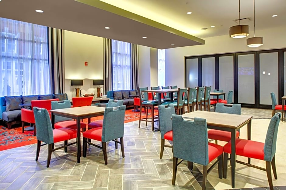 Hampton Inn By Hilton and Suites Roanoke-Downtown, VA