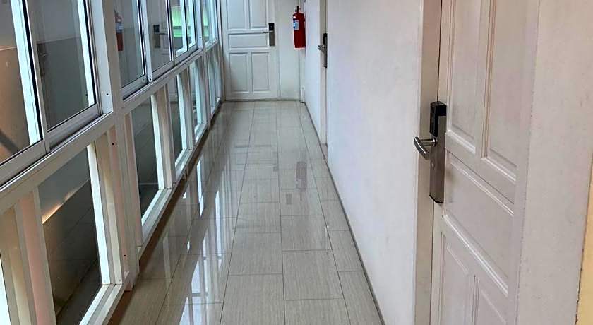 S.E.T Thanmongkol Residence