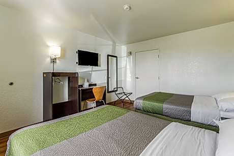 2 FULL BEDS | MICFRIDGE