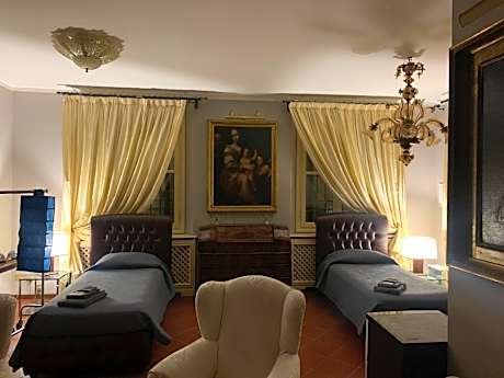Twin Room with Private External Bathroom