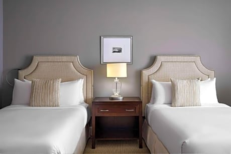 Tower Studio, 1 King Bed, Non-Smoking