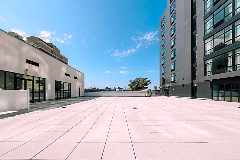 Holiday Inn Express Long Island City E New York By IHG