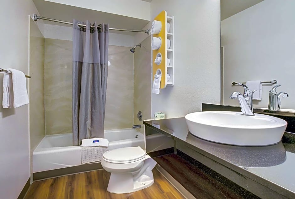 Motel 6-Coos Bay, OR