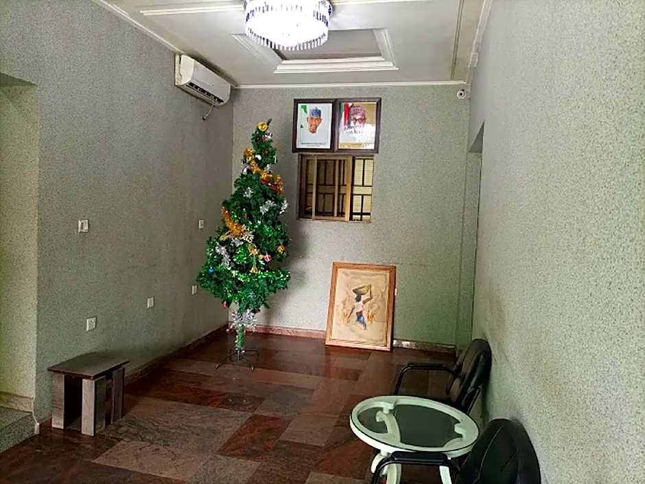 Sycamore Royals Hotel Jahi