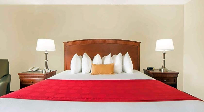 Ramada by Wyndham Enid