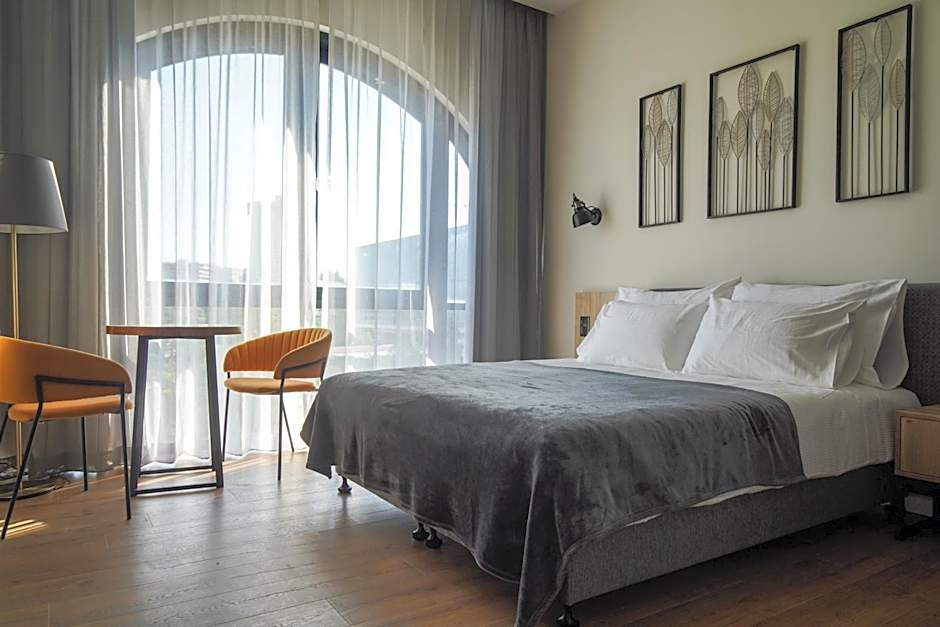 Apartique Hotel