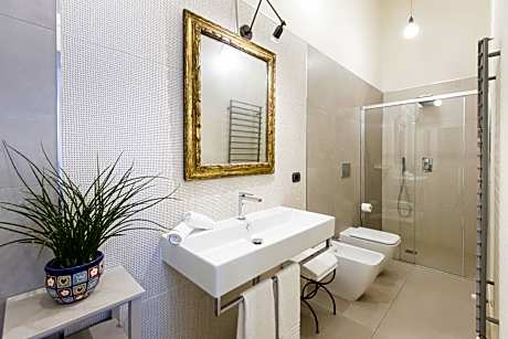 Quadruple Room with Private Bathroom