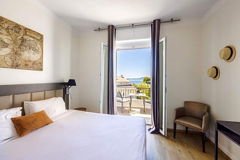Photo 1 of 3 of Prestige, Sea View