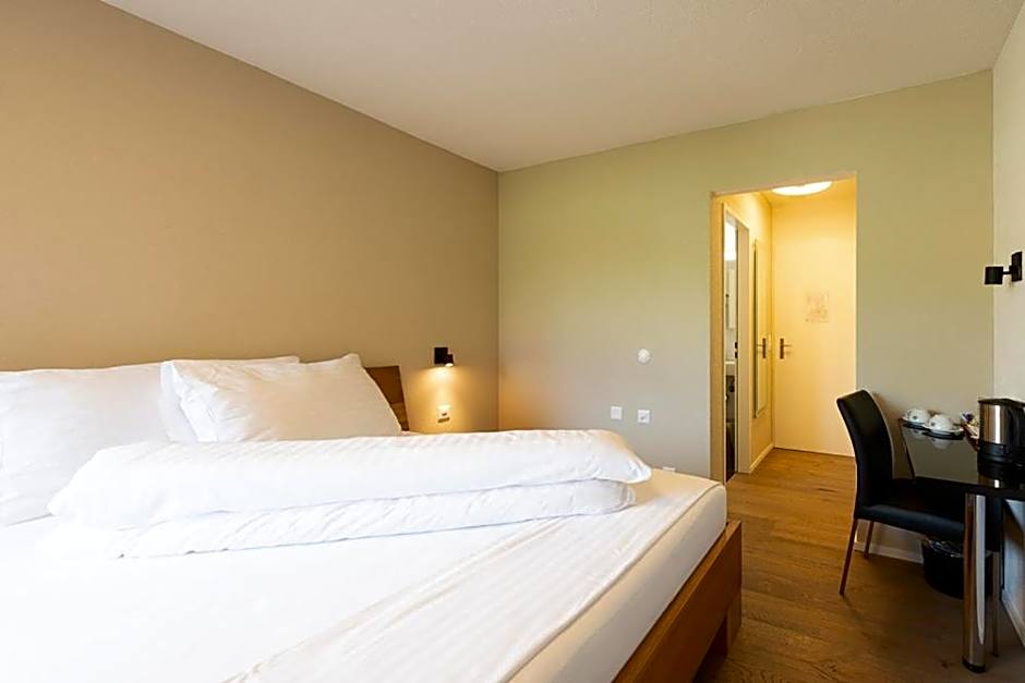 Noah Hotel