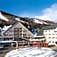 Grand Summit Hotel