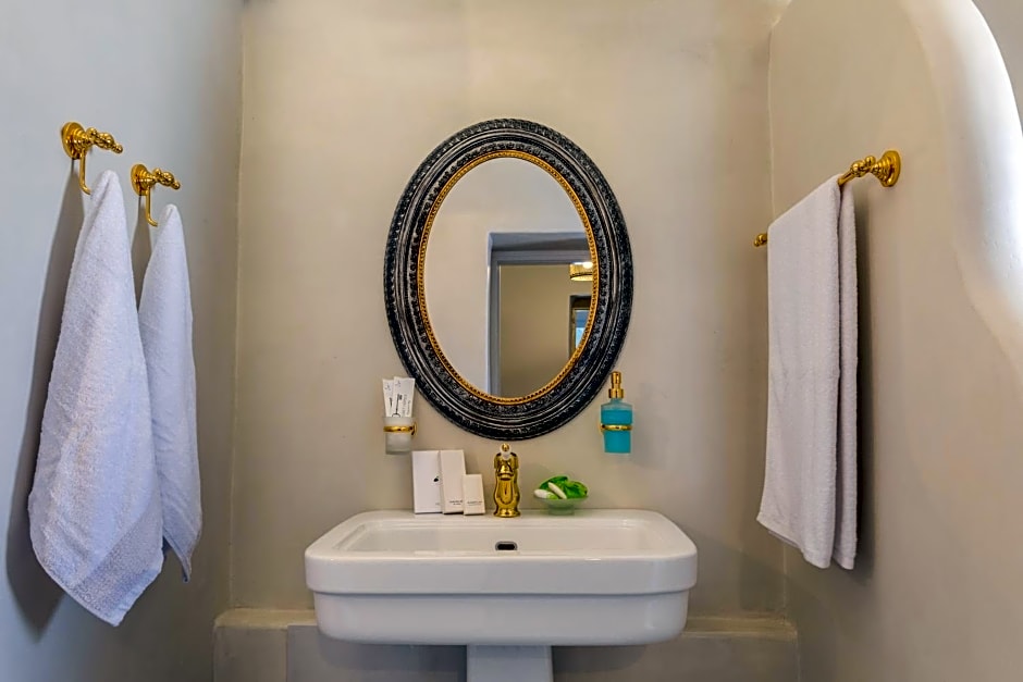 TRAMONTO SECRET VILLAS