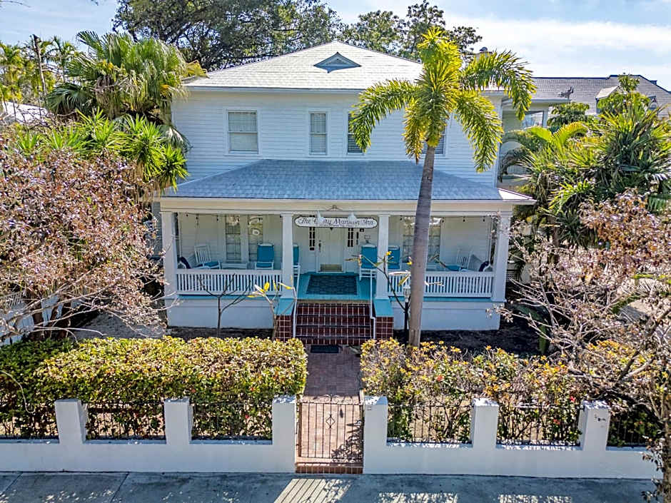 Deluxe King with Balcony - at James House with Parking!