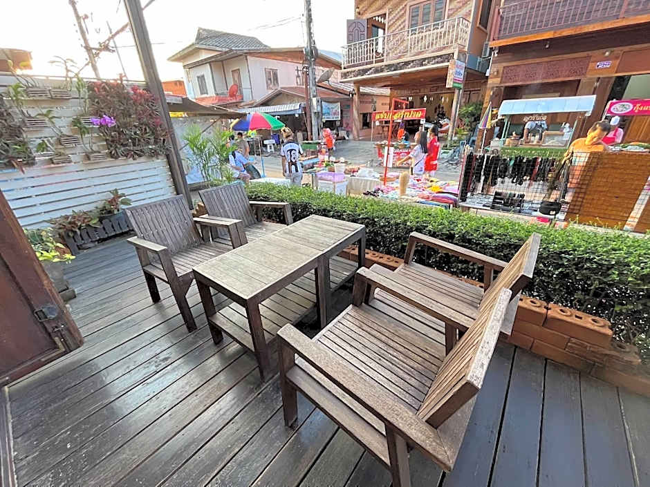 Wong Sai Siri Srichiangkhan Hotel