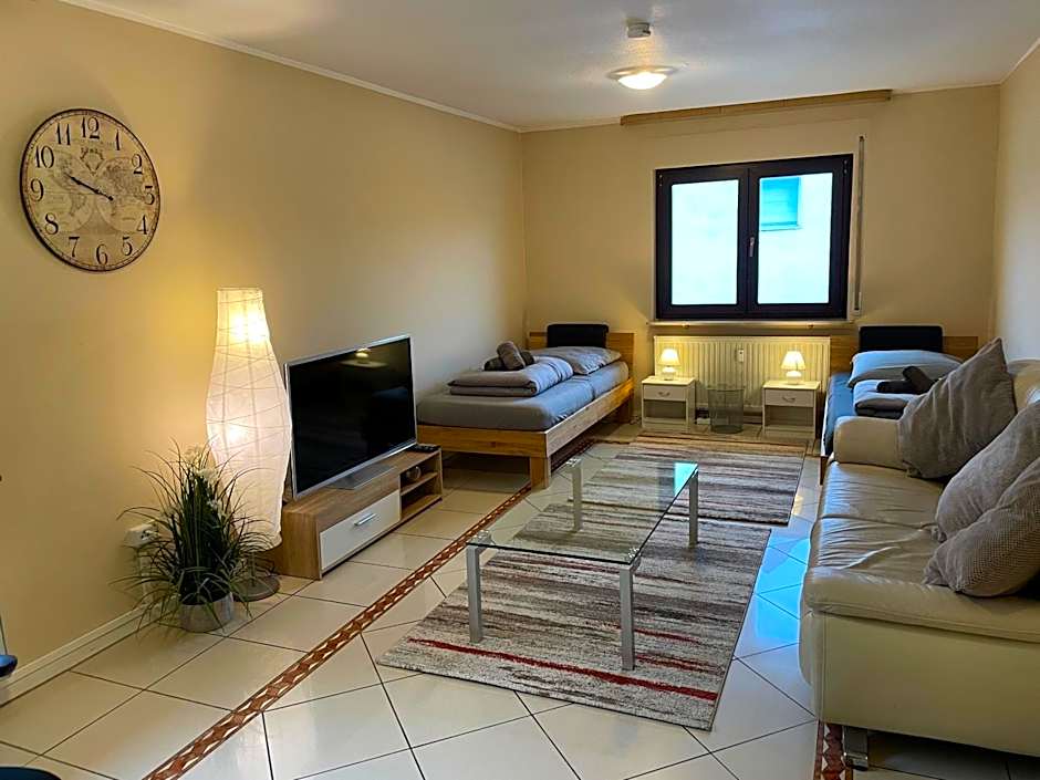 Parkplätze, Einzelbetten, 2 TVs, Balkon, Terrasse, fast Wi-Fi bis zu 1000 Mbit, Homeoffice