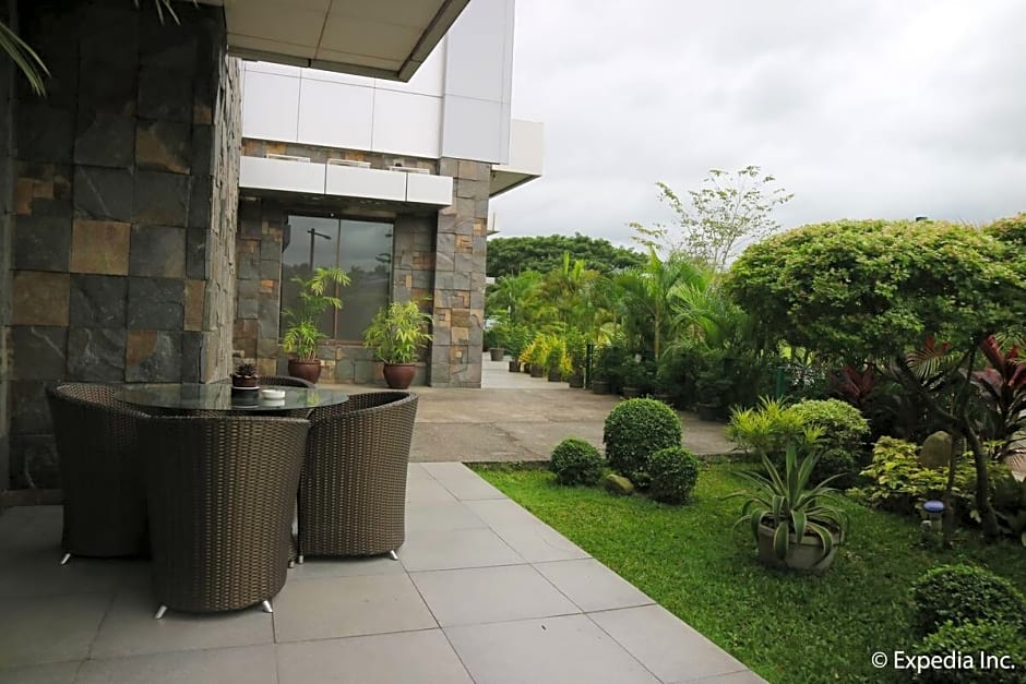 Paseo Premiere Hotel