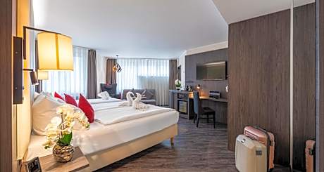 Premium Triple Room with Sitting Corner