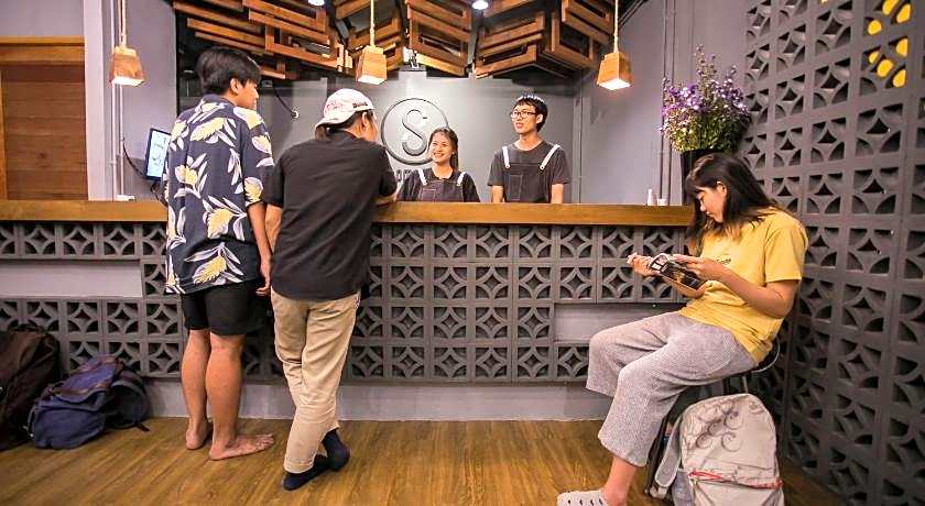 Silom SPACE Hostel