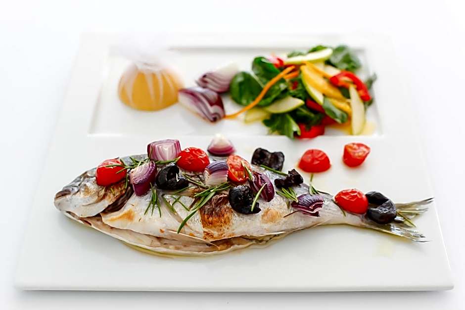 4reasons hotel + bistro | 12+