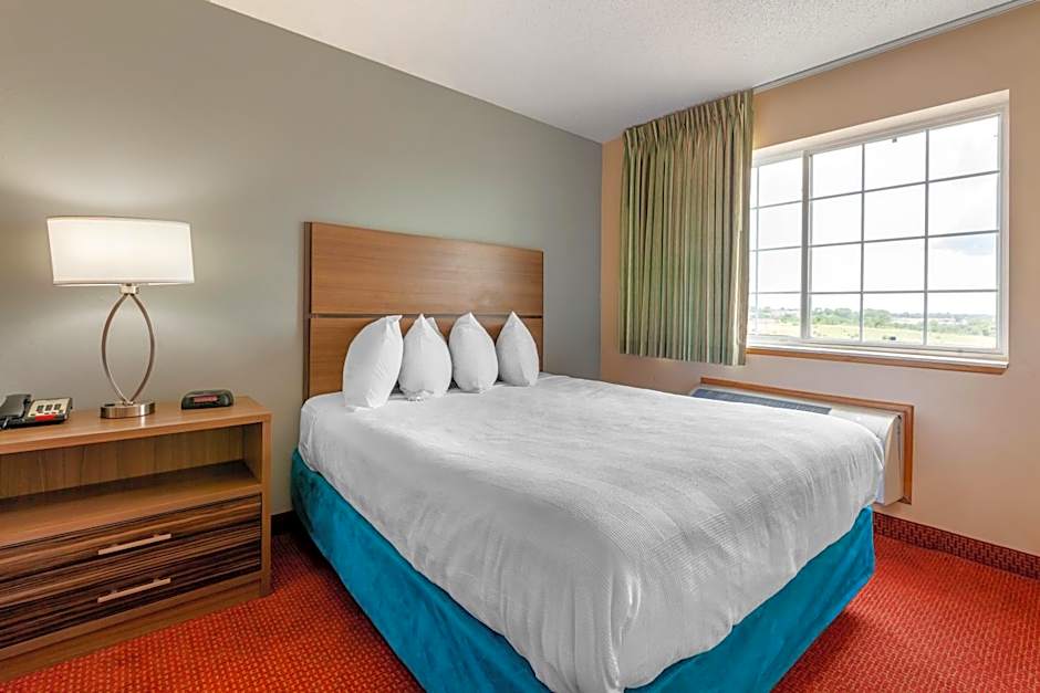 MainStay Suites Dubuque at Hwy 20