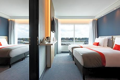 Standard Queen Room with City View - Free Breakfast