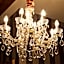 Hotel Diamonds and Pearls