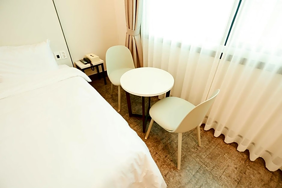 Hotel Myeongji