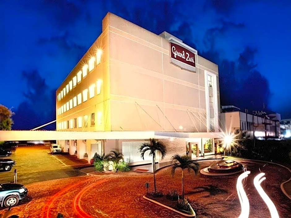 Grand Zuri Duri Hotel