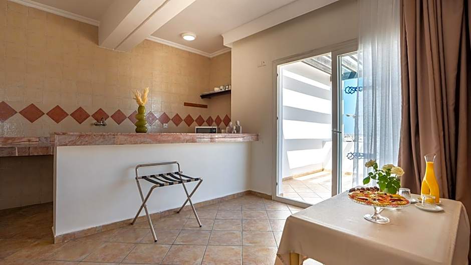 Intouriste Hôtel & Suites