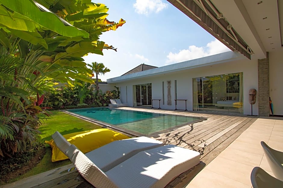 Villa Saha - Elegant 3-Bedroom in Seminyak