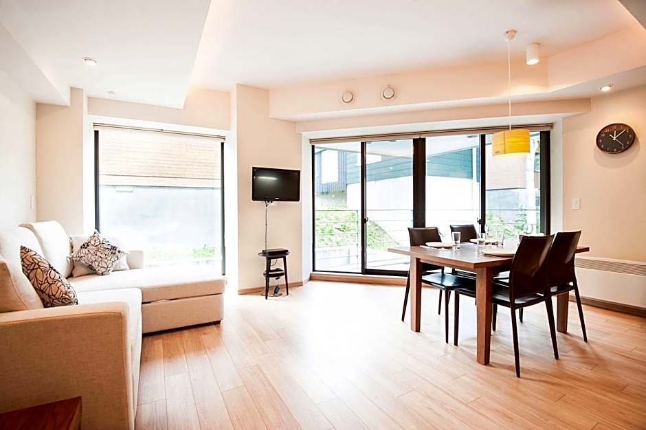 Private Apartments AKAZORA