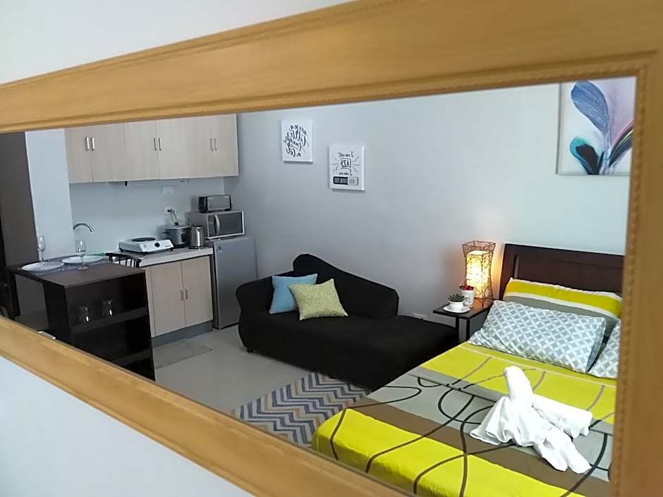Mak'z Condo Place