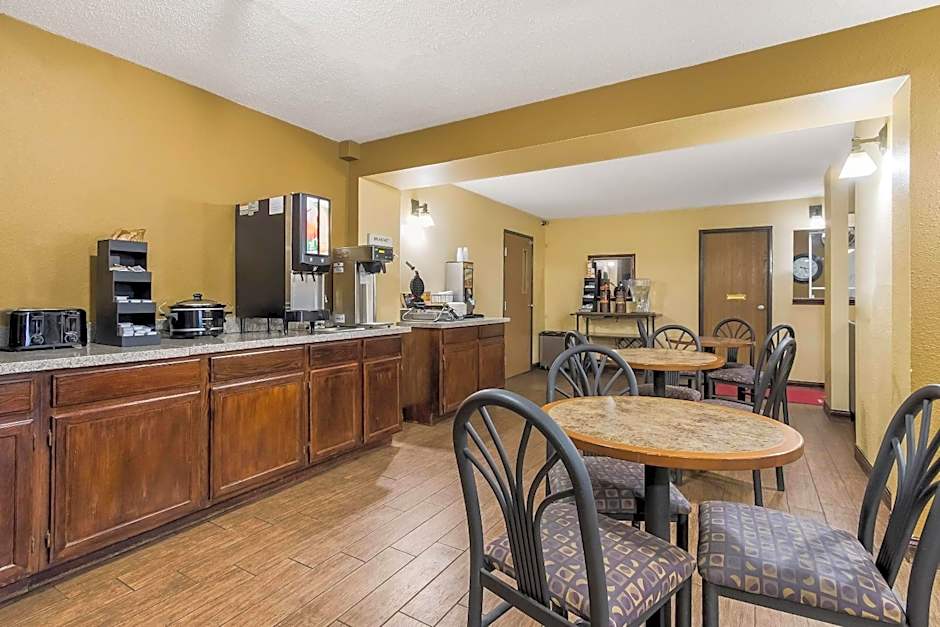 Econo Lodge Inn & Suites Yankton