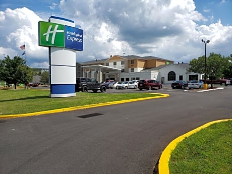 Holiday Inn Express Hotel Pittsburgh-North/Harmarville, an IHG Hotel