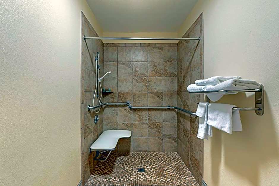 Best Western Pineywoods Inn