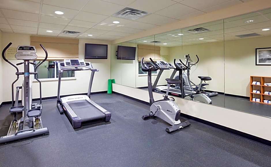 Holiday Inn Express Hotel & Suites Rogers By IHG