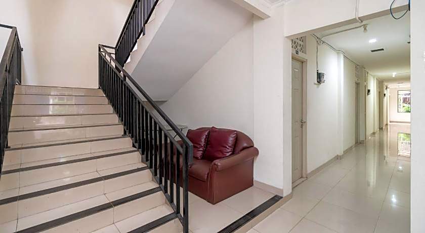 Urbanview Hotel Minongga Pondok Labu by RedDoorz
